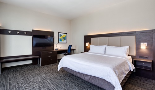 Standard Room, 1 King Bed