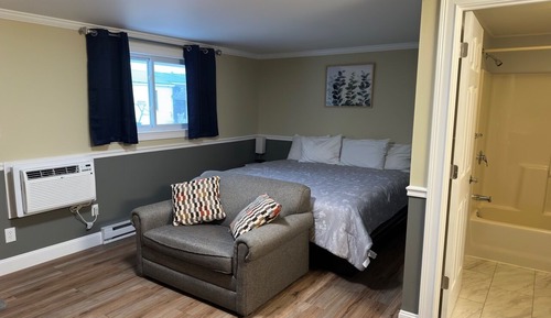 Standard Room, 1 King Bed