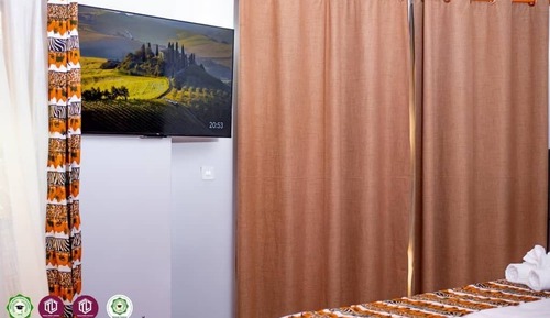 Luxury Chalet, Pool View