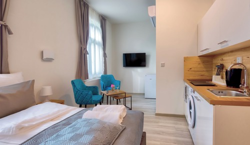 Classic Studio, City View