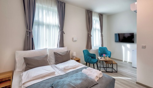 Classic Studio, 1 King Bed