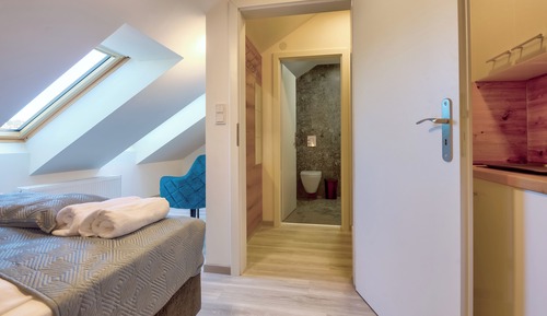 City Studio, 1 King Bed