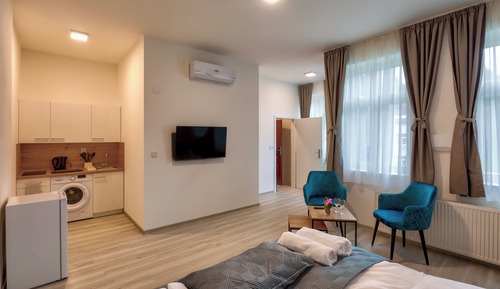 Classic Studio, City View