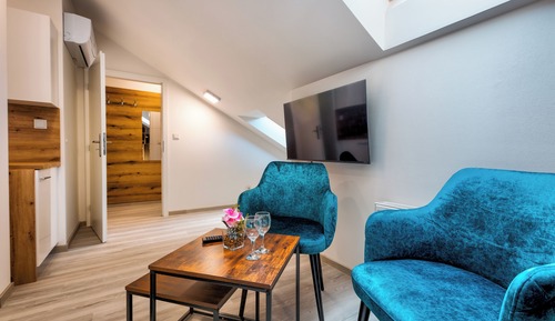 City Studio, 1 King Bed