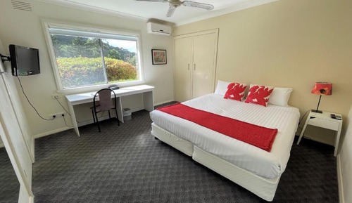 Standard Room, 1 King Bed