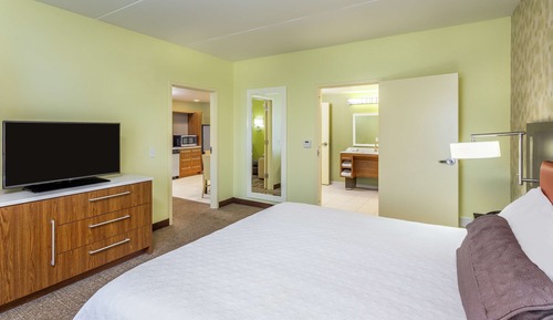 King One Bedroom Suite Hearing Accessible