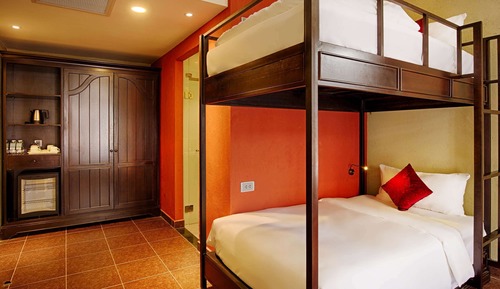 Family Room, Multiple Beds (1 King & 1 Twin Bunk Bed)