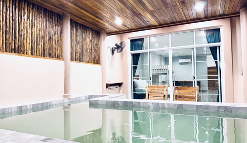 Beachfront Family Pool Villa