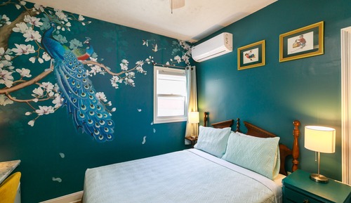 Room, 1 Queen Bed, Jetted Tub (4)