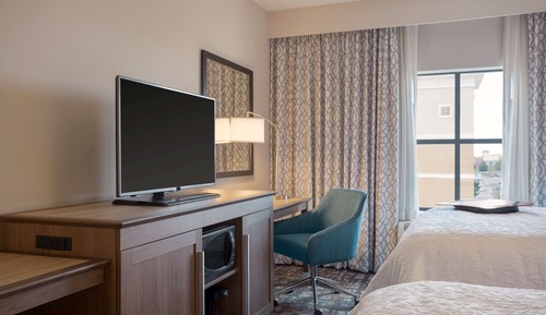 Room, 2 Queen Beds, Accessible (Roll In Shower)