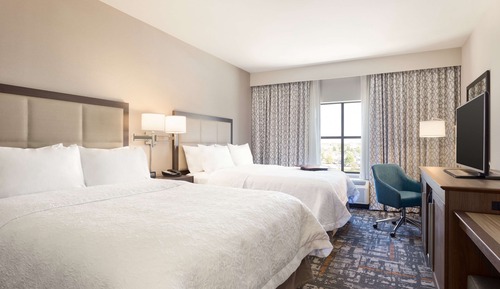 Room, 2 Queen Beds, Accessible, Bathtub