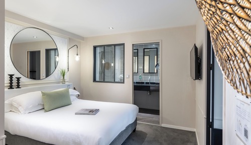 Premium Suite, 1 King Bed with Sofa bed