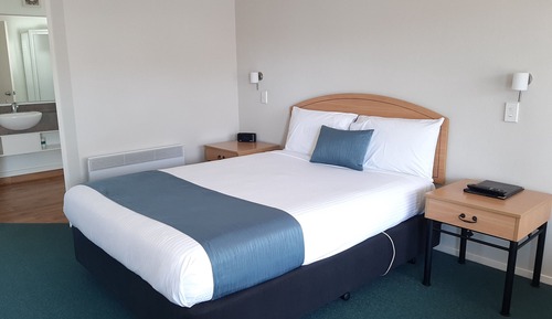 Standard Studio, 1 Queen Bed, Ground Floor