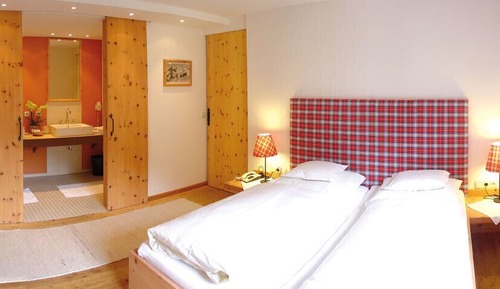 Suite (Zirbe)