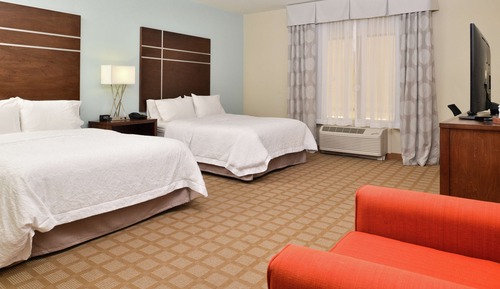 Room, 2 Queen Beds, Accessible, Bathtub