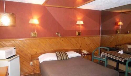 Standard Room, 1 Queen Bed