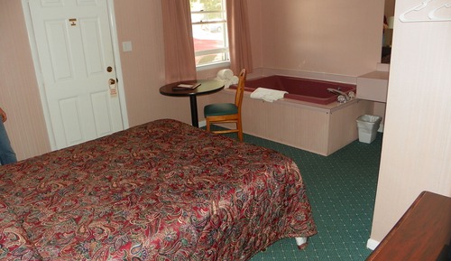 Deluxe Room, 1 Queen Bed, Jetted Tub