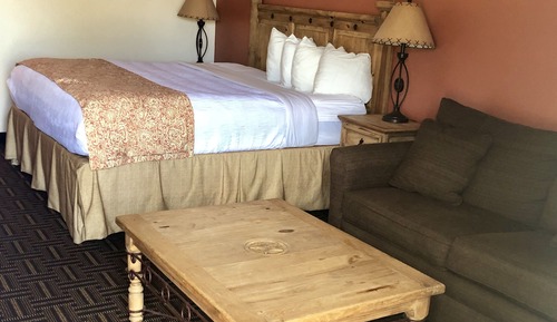 Standard Room, 1 King Bed