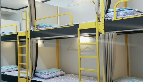 Family Room (6-person)