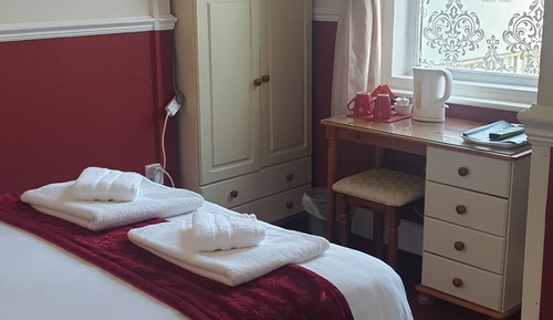 Classic Double Room, Ensuite (Room 4)