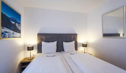 Apartment, 3 Bedrooms, 2 Bathrooms (BV2.4 / Excl. 215 EUR cleaning fee)