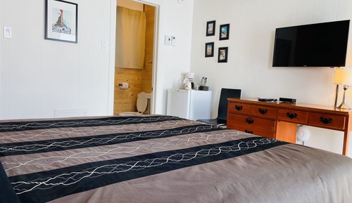 Standard Room, 1 Queen Bed