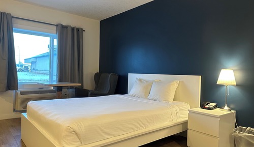 Standard Room, 1 Queen Bed, Kitchen