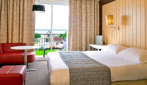 Superior Double Room, Ocean View (Side View)
