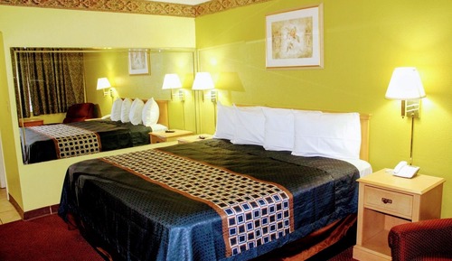 Classic Room, 1 King Bed