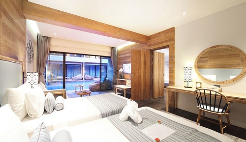 Superior Pool Access Twin Room