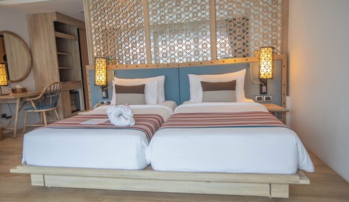 Deluxe Pool Access Twin Room