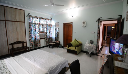 Royal Room, Jetted Tub