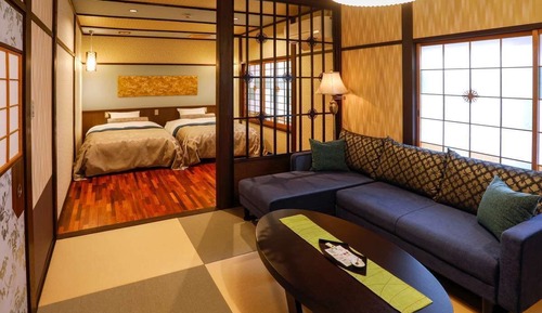 Design Room, 2 Twin Beds