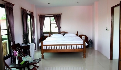 Room (PetchPailin / Petcharat (Large Room))