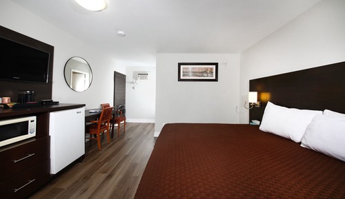 Standard Room, 1 King Bed