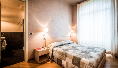 Superior Double Room, 1 Double Bed, Private Bathroom, Park View