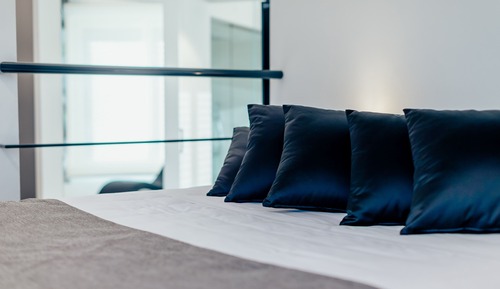 Luxury Studio Suite, 1 King Bed (Direct access)