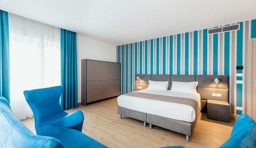 Junior Studio Suite