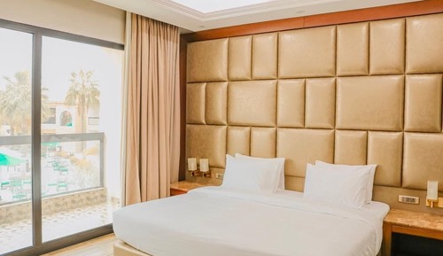 Junior Suite, Pool View