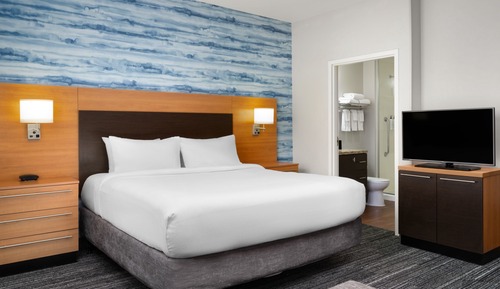 Studio, 1 King Bed with Sofa bed (Mobility Accessible, Tub)