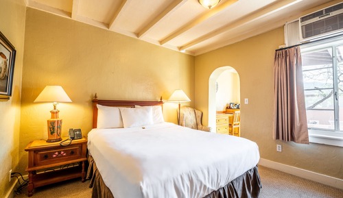 Room (Desert Garden Salas with 1 Queen)