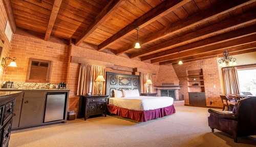 Room (Road Runner Ridge Casita with King)