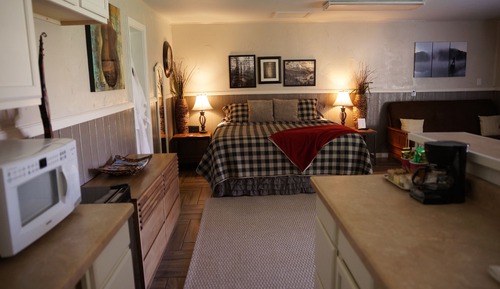 Executive Studio Suite, 1 Bedroom, Kitchenette, Courtyard View