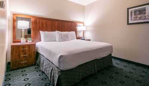 Mezzanine Guest Room King
