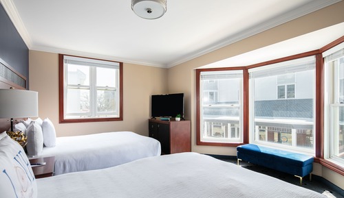 Main Street Guest Room Two Queens - Waterfront Collection