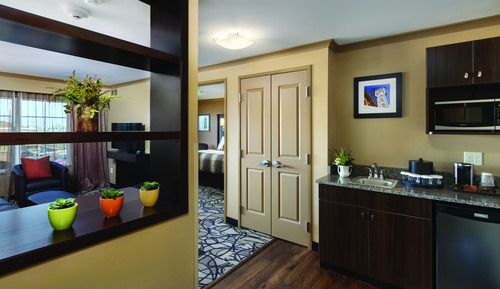 Suite, 1 King Bed (Walkout)