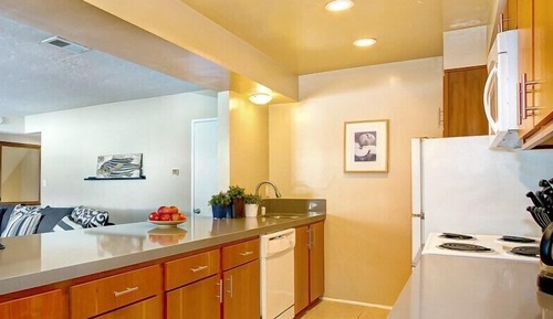 Room 2 2Bdr Ave