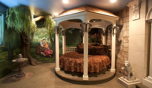 Suite, 1 King Bed (Black Swan Garden Suite)