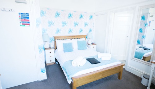 Standard Double Room, Bathtub