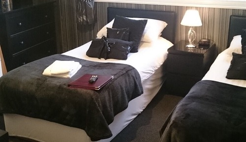 Twin Room, Ensuite